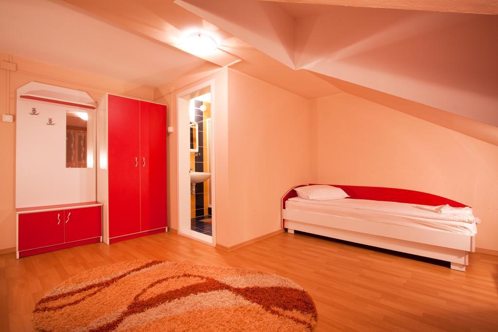 Filo Hotel ゲオルゲニ エクステリア 写真