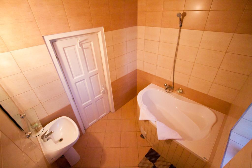 Filo Hotel ゲオルゲニ エクステリア 写真